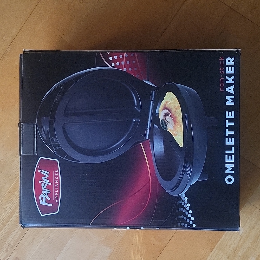 PARINI non-stick omelette maker NWT
